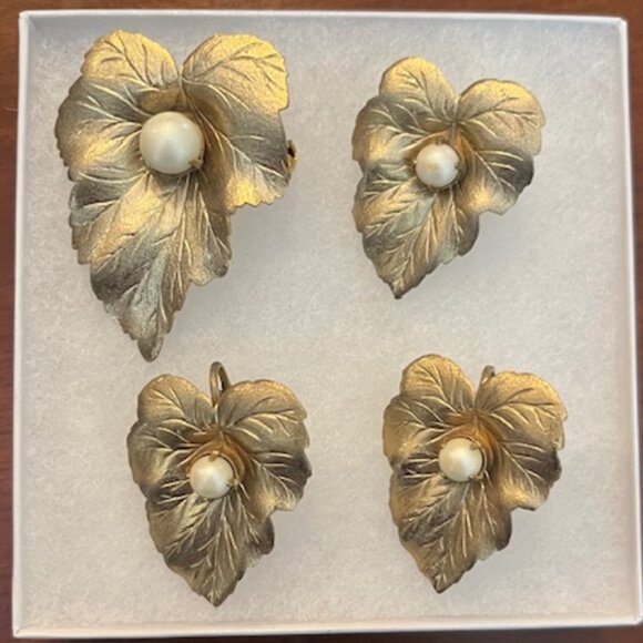 Sarah Coventry Jewelry - Vintage Sarah Coventry Gold Tone Faux Pearl Leaf Brooches and Earrings